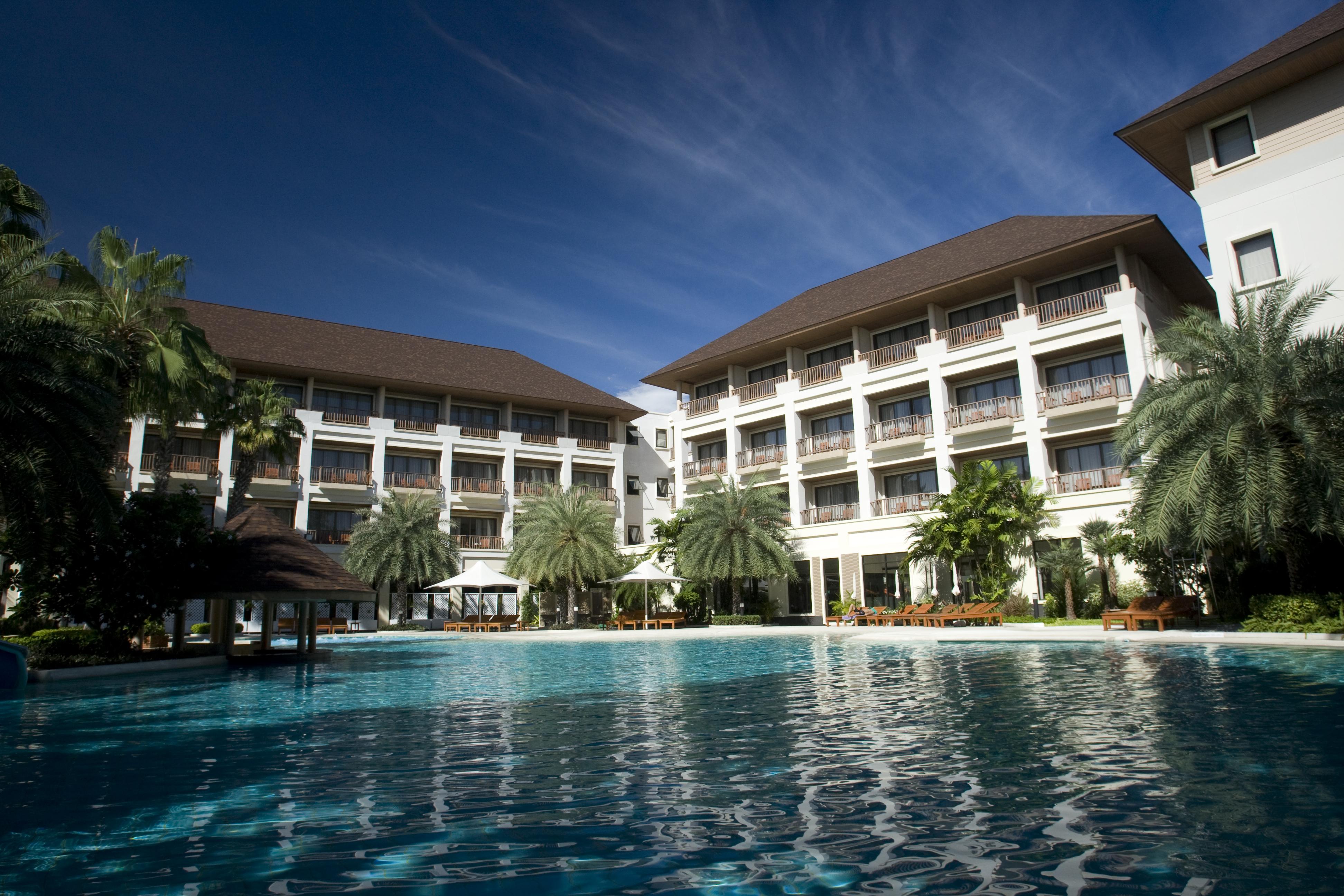 The Tide Resort Bangszen Kültér fotó